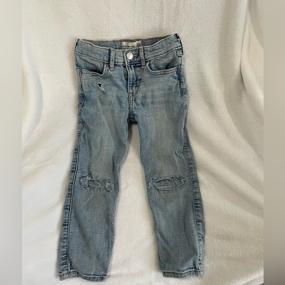 Abercrombie girls Light Blue Distressed Skinny Jeans